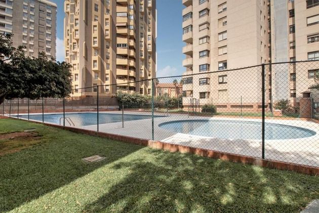 Foto 1 de Dúplex en venda a Este de 5 habitacions amb terrassa i piscina