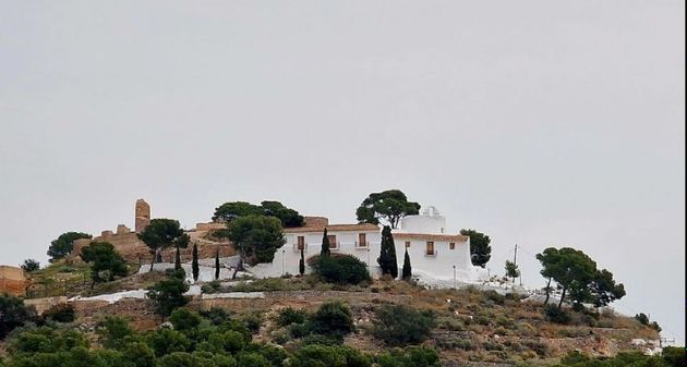 Foto 1 de Casa rural en venda a calle Ermitario la Magdalena de 5 habitacions amb terrassa