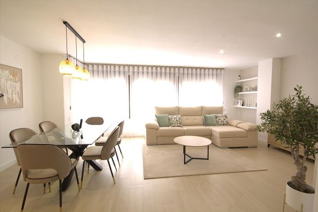 Foto 1 de Pis en venda a avenida Del Cedre de 3 habitacions amb terrassa i balcó