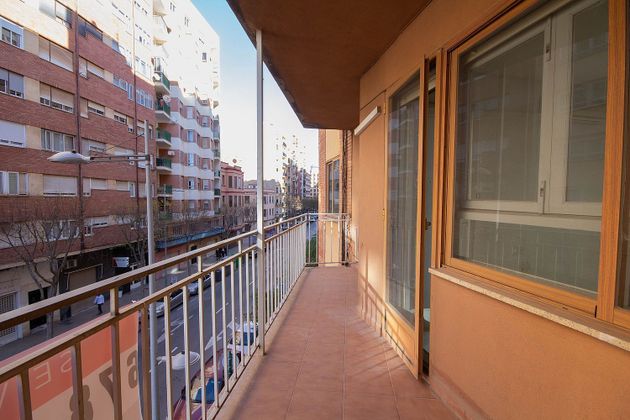 Foto 2 de Pis en lloguer a avenida De Casalduch de 4 habitacions amb mobles i balcó