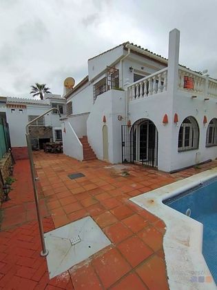 Foto 1 de Xalet en venda a Alamedilla de 3 habitacions amb terrassa i piscina