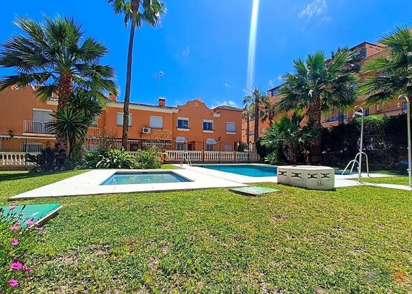 Foto 1 de Ático en venta en San Luis de Sabinillas de 2 habitaciones con terraza y piscina