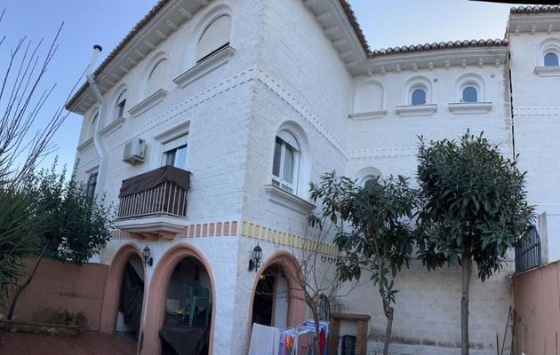 Foto 1 de Casa adossada en venda a Gójar de 4 habitacions amb balcó i aire acondicionat