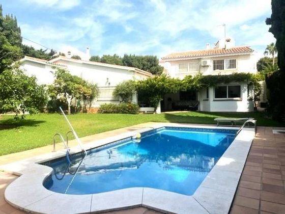 Foto 1 de Venta de chalet en Montemar de 4 habitaciones con terraza y piscina