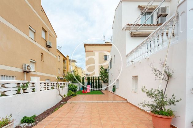 Foto 2 de Xalet en venda a Oliva Playa de 4 habitacions amb terrassa i jardí