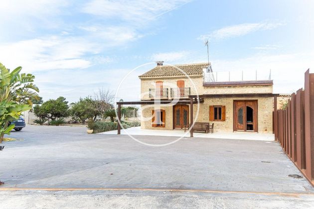 Foto 2 de Xalet en venda a El Perelló - Les Palmeres - Mareny de Barraquetes de 3 habitacions amb terrassa i piscina