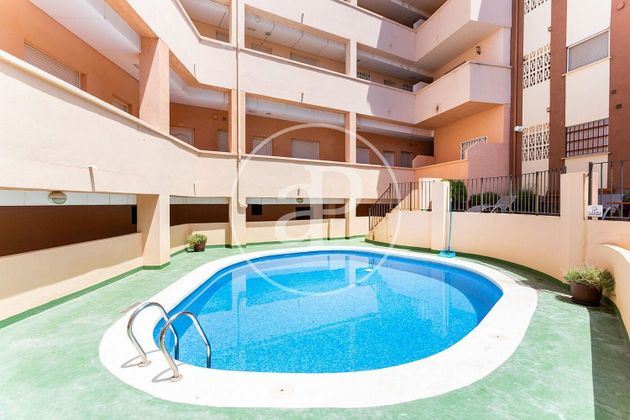 Foto 1 de Alquiler de ático en Torás de 3 habitaciones con terraza y piscina