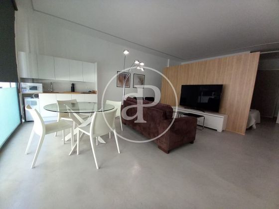 Foto 1 de Alquiler de estudio en El Pilar con muebles y aire acondicionado