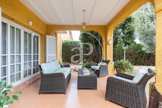Foto 2 de Xalet en venda a San Antonio de Benagéber de 4 habitacions amb terrassa i piscina