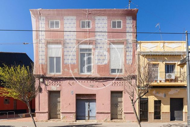 Foto 1 de Casa en venda a calle D'eugènia Viñes amb terrassa i calefacció