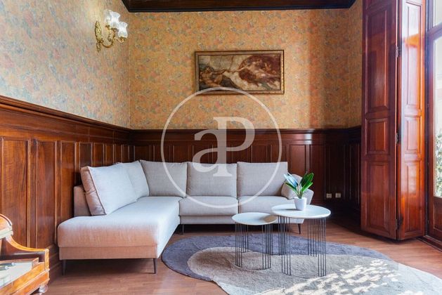 Foto 2 de Alquiler de piso en El Mercat de 2 habitaciones con muebles y aire acondicionado