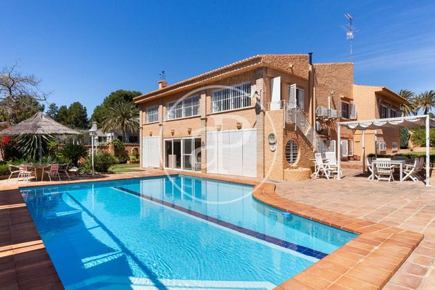 Foto 1 de Casa en alquiler en Nueva Santa Barbara - Cruz de Gracia de 7 habitaciones con terraza y piscina