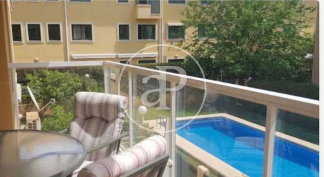 Foto 2 de Alquiler de piso en Arenal de 2 habitaciones con terraza y piscina