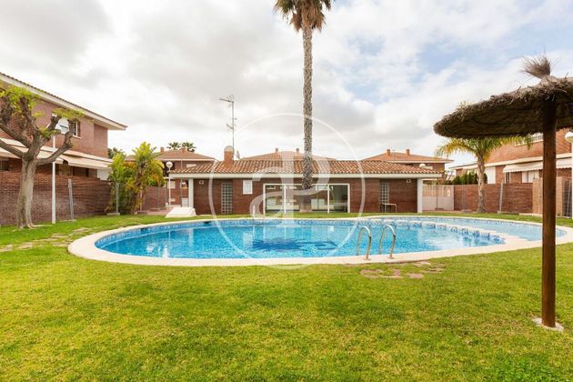 Foto 1 de Casa en venda a Almajada-Ravel de 4 habitacions amb terrassa i piscina
