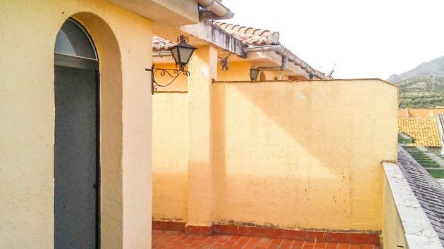 Foto 2 de Piso en venta en calle Enrique Ruiz Cabello de 4 habitaciones con terraza y balcón