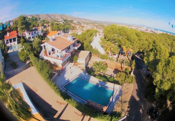 Foto 2 de Chalet en venta en El Balcó - Jaume I de 4 habitaciones con terraza y piscina