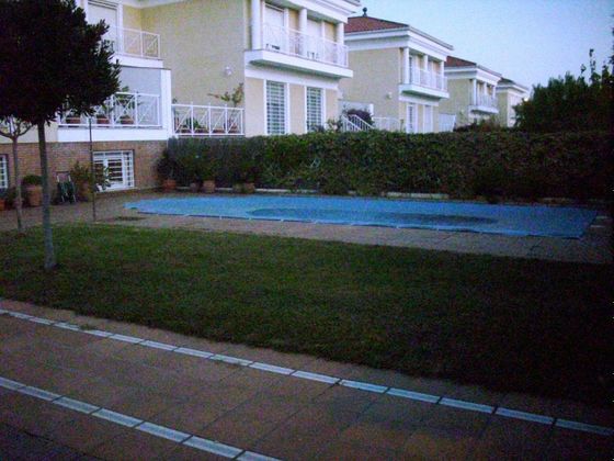 Foto 2 de Casa en venda a Oeste de 7 habitacions amb terrassa i piscina