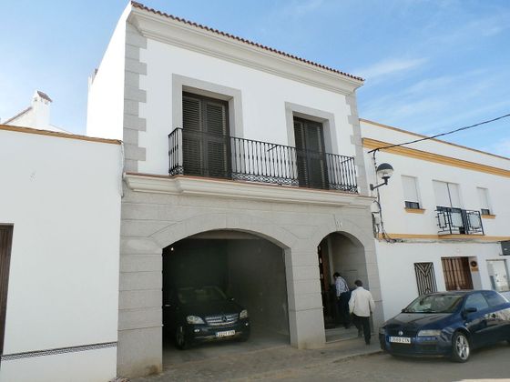 Foto 2 de Casa adossada en venda a Villafranca de los Barros de 4 habitacions amb terrassa i garatge