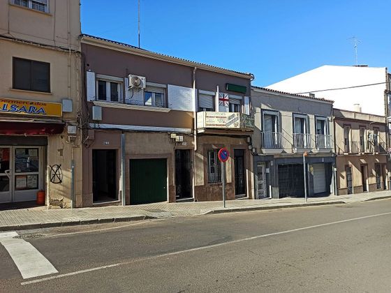 Foto 1 de Edifici en venda a calle Oviedo de 253 m²