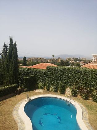 Foto 1 de Xalet en venda a El Candado - El Palo de 7 habitacions amb terrassa i piscina