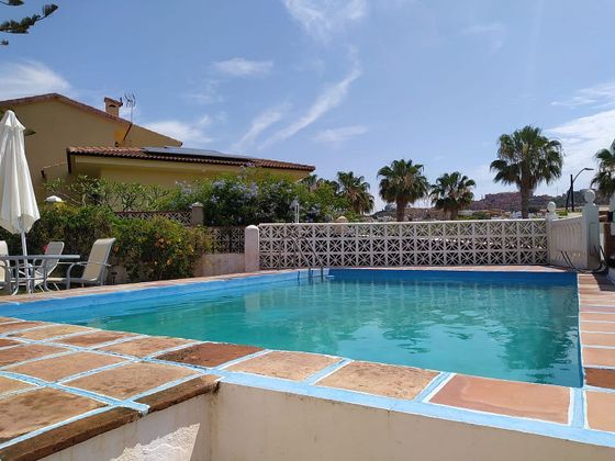 Foto 2 de Venta de chalet en Cotomar - Urbanizaciones de 3 habitaciones con terraza y piscina