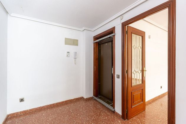 Foto 1 de Venta de piso en avenida De L'equador de 4 habitaciones con ascensor