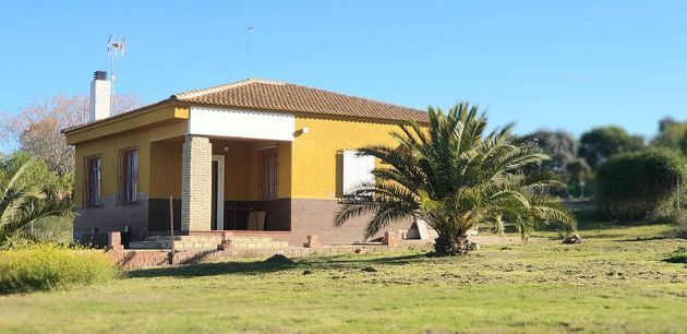 Foto 1 de Casa rural en venda a calle Enebro de 2 habitacions amb terrassa i jardí