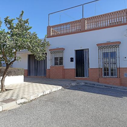 Foto 1 de Casa adossada en venda a Montellano de 5 habitacions amb terrassa i balcó