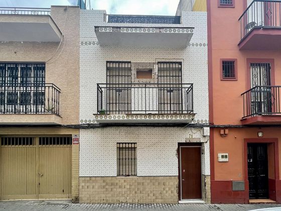 Foto 1 de Venta de chalet en La Plata de 4 habitaciones con terraza y balcón
