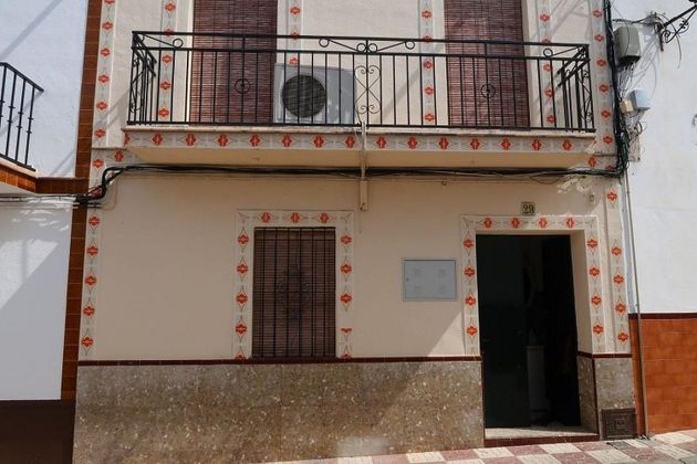 Foto 2 de Casa en venda a calle Jazmín de 3 habitacions amb terrassa i balcó