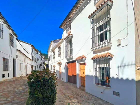 Foto 2 de Casa adossada en venda a calle Pie de Palo de 4 habitacions amb terrassa i garatge