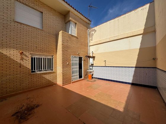 Foto 1 de Casa en venda a Magdalena de 4 habitacions amb terrassa i garatge