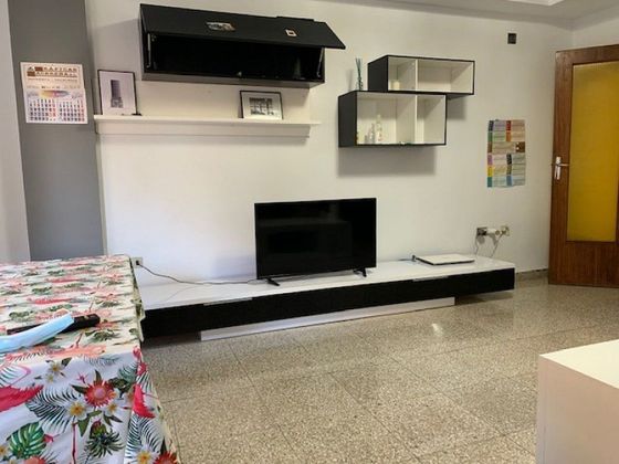 Foto 2 de Pis en venda a Centro - Cáceres de 5 habitacions amb calefacció i ascensor