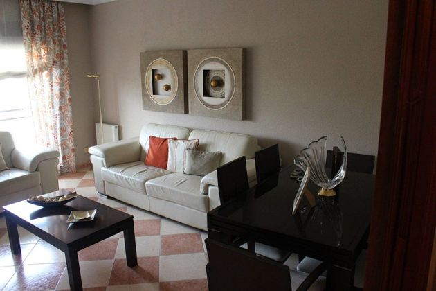 Foto 2 de Pis en venda a Centro - Cáceres de 3 habitacions amb balcó i aire acondicionat
