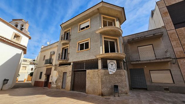 Foto 2 de Venta de casa adosada en plaza Rector Pons de 6 habitaciones con terraza y garaje