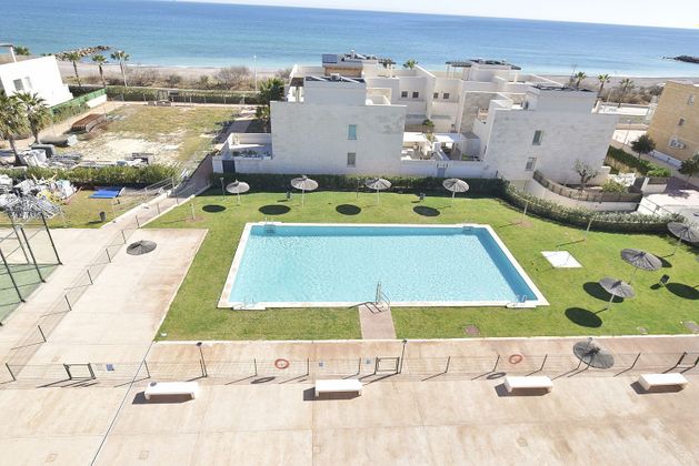 Foto 1 de Pis en lloguer a Playa del Puig de 3 habitacions amb terrassa i piscina