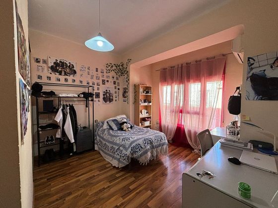 Foto 2 de Ático en alquiler en Camino de Ronda - Rosaleda de 4 habitaciones con terraza y muebles