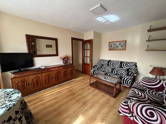 Foto 2 de Pis en lloguer a San Francisco Javier de 3 habitacions amb mobles i aire acondicionat