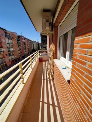 Foto 1 de Pis en lloguer a Camino de Ronda - Rosaleda de 4 habitacions amb terrassa i mobles