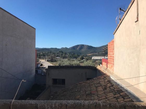 Foto 2 de Casa en venda a calle La Paz de 4 habitacions amb terrassa i jardí