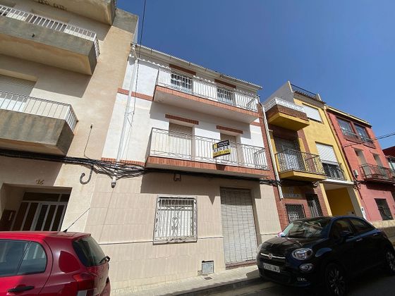 Foto 1 de Casa en venta en calle Rey Amadeo de 4 habitaciones con terraza y balcón