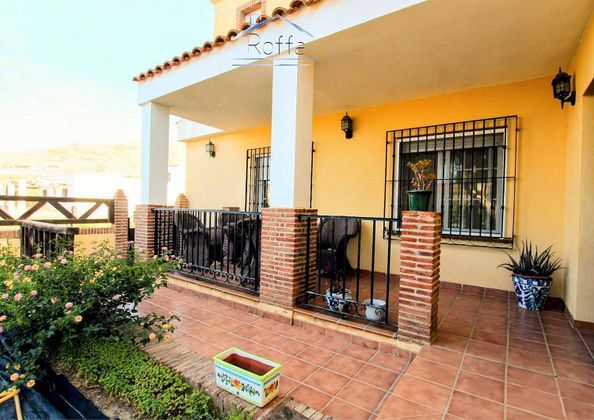 Foto 2 de Casa en venda a Salobreña de 2 habitacions amb terrassa i piscina