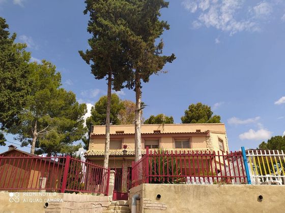 Foto 2 de Casa en venda a calle Gurugú de 8 habitacions amb terrassa i piscina