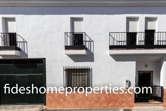 Foto 1 de Casa en venda a calle Miguel de Cervantes de 3 habitacions amb garatge