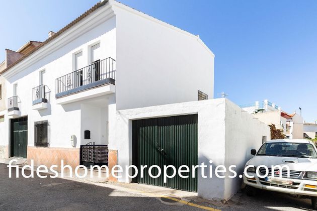 Foto 2 de Casa en venda a calle Miguel de Cervantes de 3 habitacions amb garatge