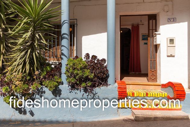Foto 1 de Casa en venda a calle Cristóbal Colón de 3 habitacions amb terrassa i garatge