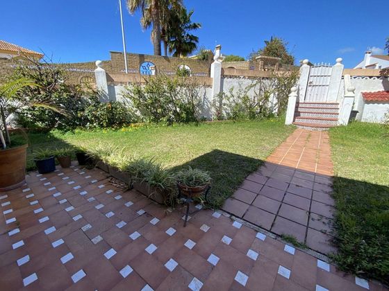 Foto 2 de Casa en venda a Palos de la Frontera de 4 habitacions amb terrassa i jardí