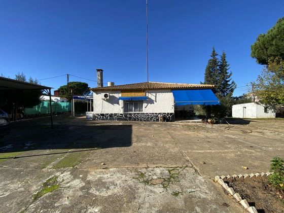 Foto 2 de Xalet en venda a Valverde del Camino de 4 habitacions amb piscina i calefacció