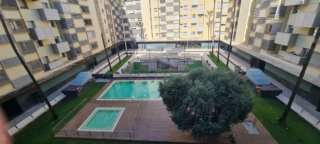 Foto 2 de Pis en venda a Parque María Luisa - Huerta de la Salud - Giralda Sur de 2 habitacions amb terrassa i piscina