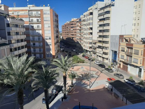 Foto 1 de Pis en venda a plaza De Octubre de 3 habitacions amb terrassa i balcó